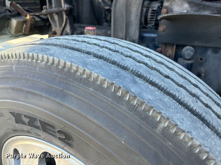 image for item EL8998 2008 Mack CHU613 semi truck