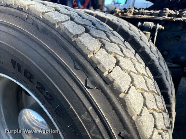 image for item EL8998 2008 Mack CHU613 semi truck