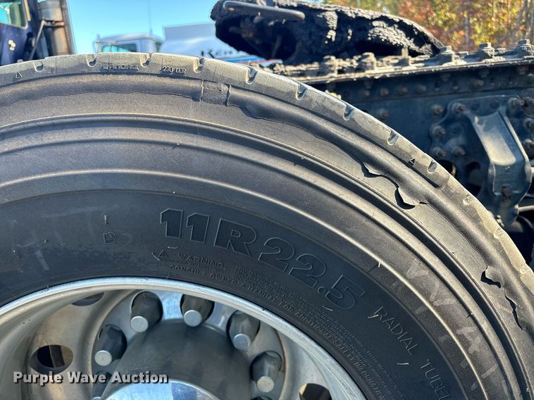 image for item EL8998 2008 Mack CHU613 semi truck