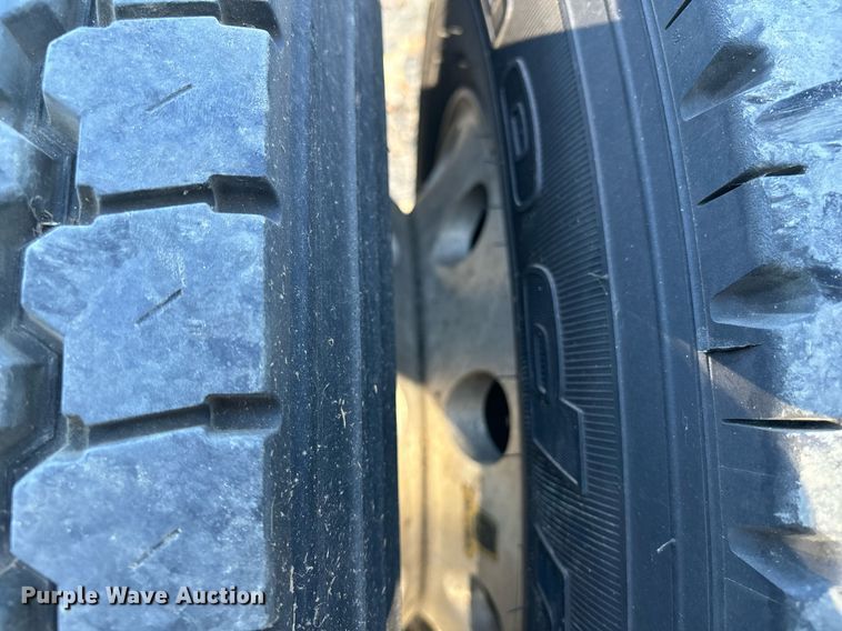 image for item EL8998 2008 Mack CHU613 semi truck