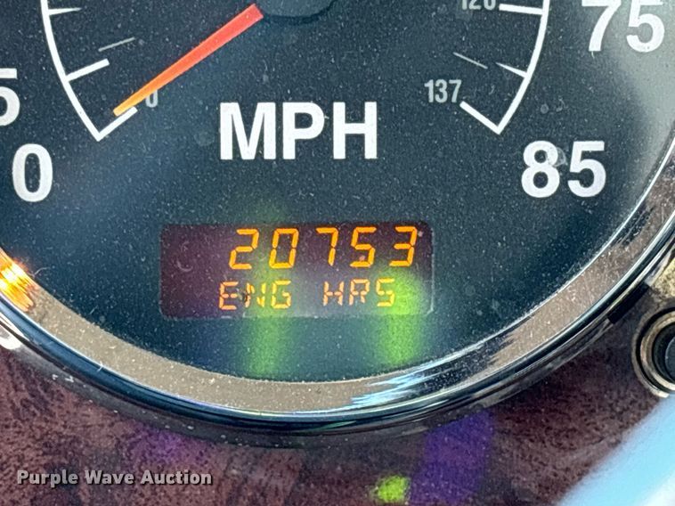 image for item EL8999 2005 International 9900i semi truck