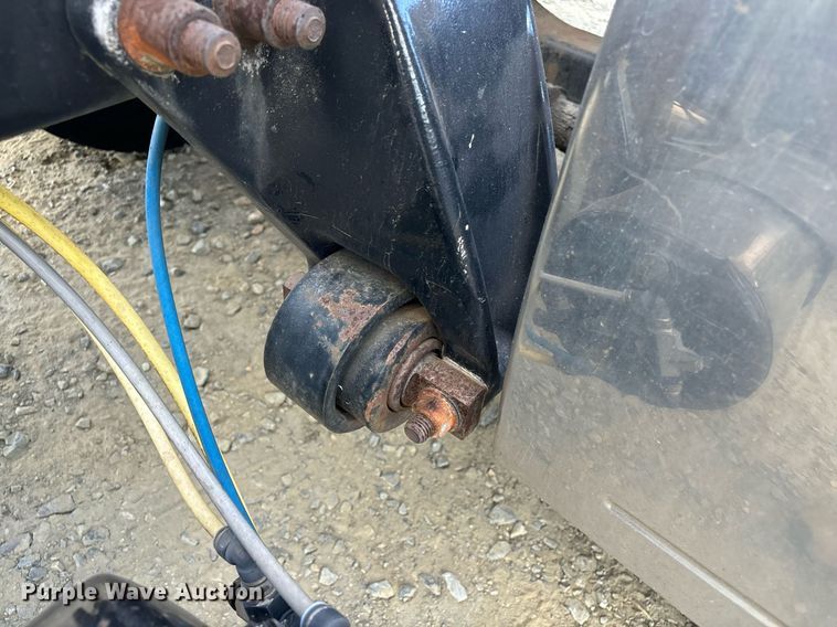 image for item EM0001 2011 Freightliner Cascadia 125 semi truck