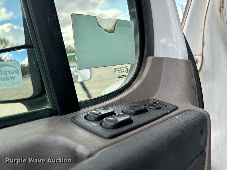 image for item EM0001 2011 Freightliner Cascadia 125 semi truck