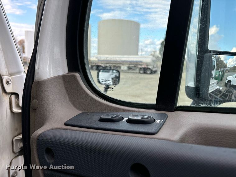 image for item EM0001 2011 Freightliner Cascadia 125 semi truck