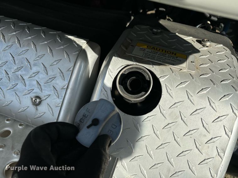 image for item EM0001 2011 Freightliner Cascadia 125 semi truck