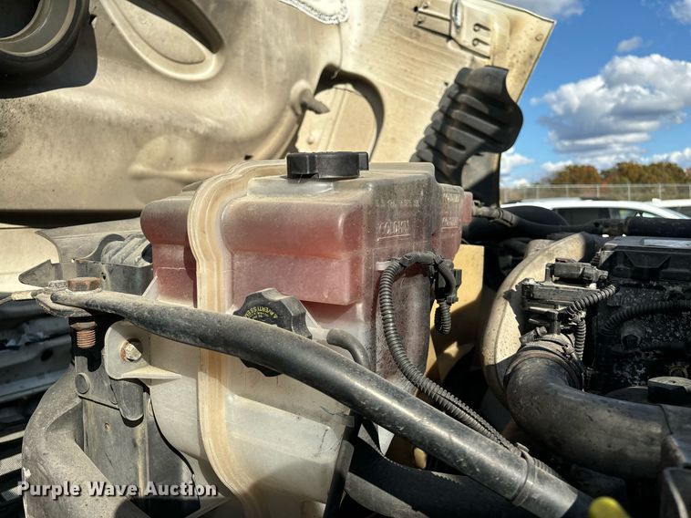 image for item EM0001 2011 Freightliner Cascadia 125 semi truck