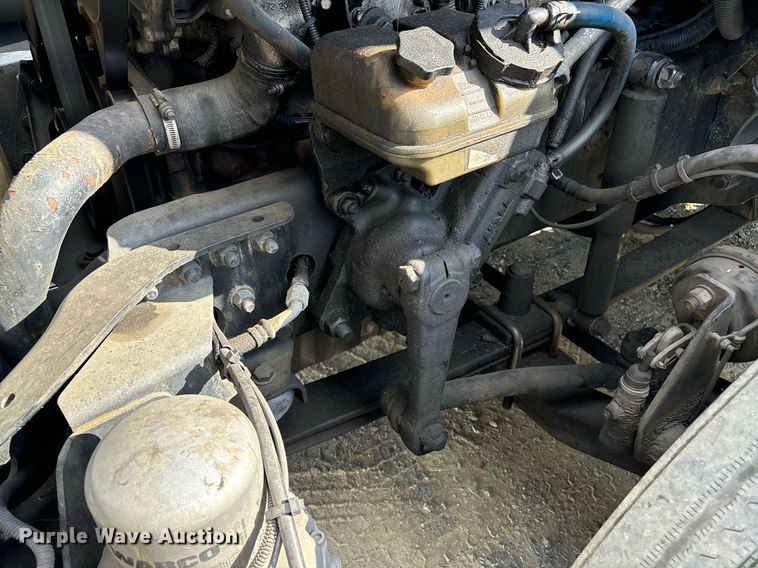 image for item EM0001 2011 Freightliner Cascadia 125 semi truck