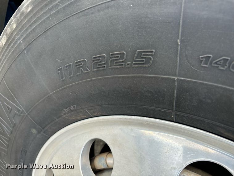 image for item EM0001 2011 Freightliner Cascadia 125 semi truck