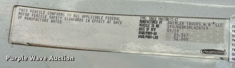 image for item EM0001 2011 Freightliner Cascadia 125 semi truck