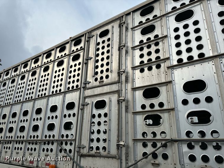 image for item EM0003 2018 Merritt livestock trailer