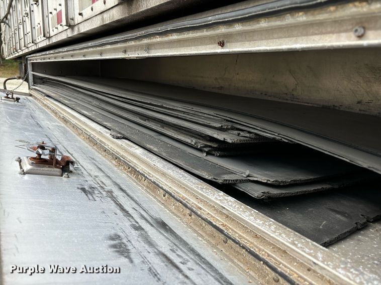 image for item EM0003 2018 Merritt livestock trailer