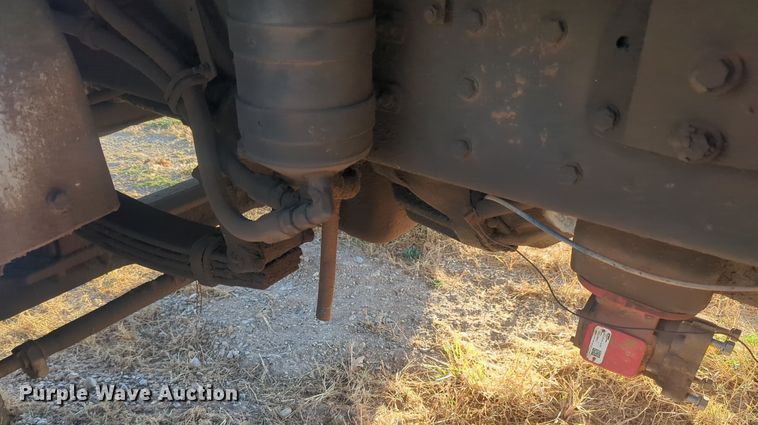 image for item EQ2394 1998 Western Star 4900 truck cab and chassis