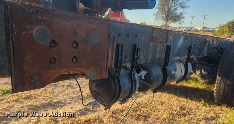 image for item EQ2394 1998 Western Star 4900 truck cab and chassis