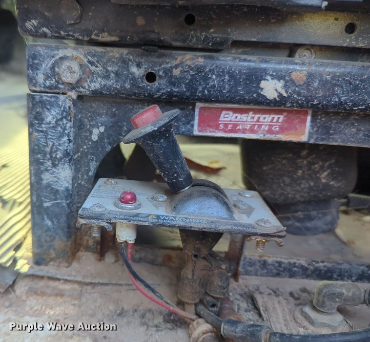 image for item EQ2394 1998 Western Star 4900 truck cab and chassis