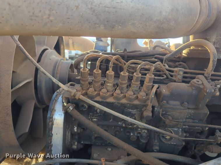 image for item EQ2394 1998 Western Star 4900 truck cab and chassis