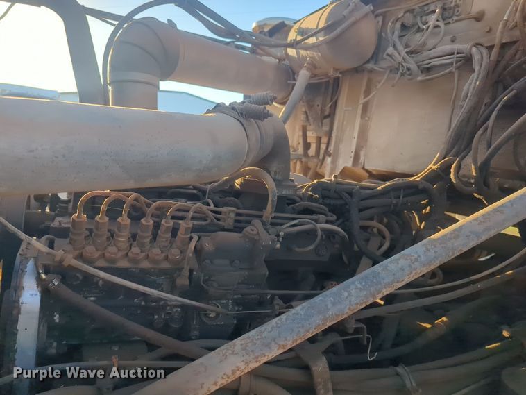 image for item EQ2394 1998 Western Star 4900 truck cab and chassis