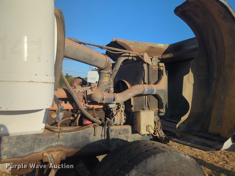 image for item EQ2394 1998 Western Star 4900 truck cab and chassis