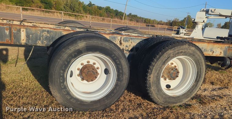 image for item EQ2394 1998 Western Star 4900 truck cab and chassis