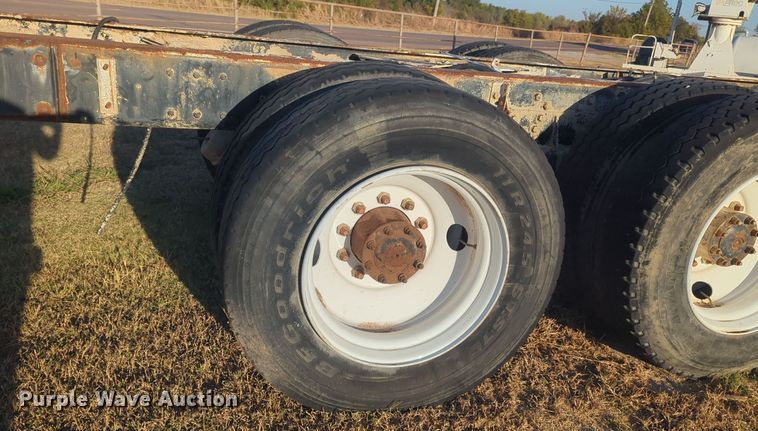 image for item EQ2394 1998 Western Star 4900 truck cab and chassis