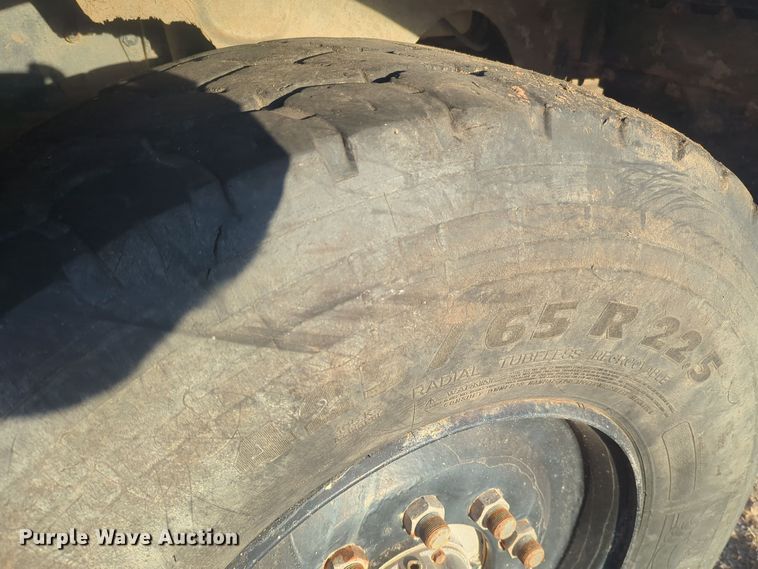 image for item EQ2394 1998 Western Star 4900 truck cab and chassis