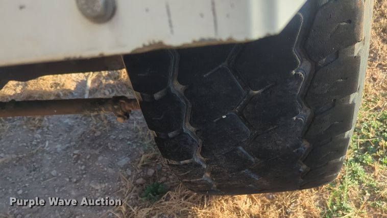 image for item EQ2394 1998 Western Star 4900 truck cab and chassis