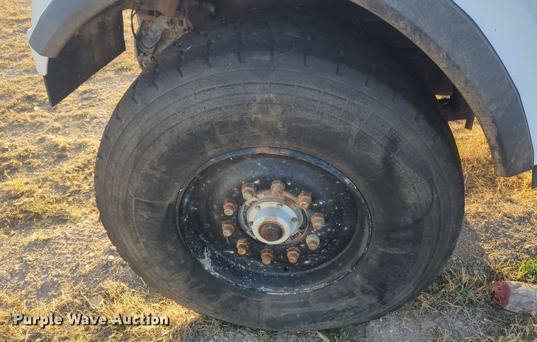 image for item EQ2394 1998 Western Star 4900 truck cab and chassis