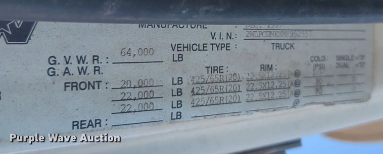 image for item EQ2394 1998 Western Star 4900 truck cab and chassis