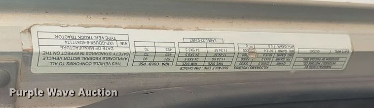 image for item EQ2415 2004 Peterbilt 385 semi truck