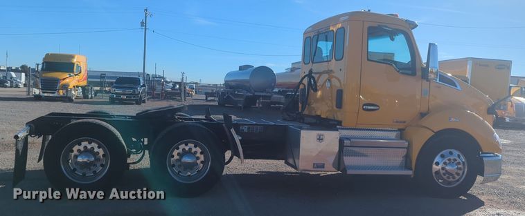 image for item EQ2451 2021 Kenworth T680 semi truck