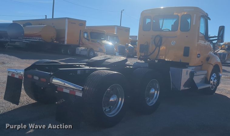 image for item EQ2451 2021 Kenworth T680 semi truck