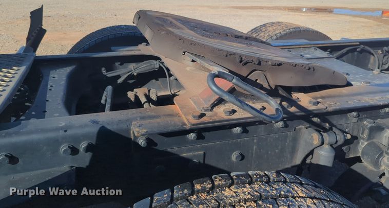 image for item EQ2451 2021 Kenworth T680 semi truck