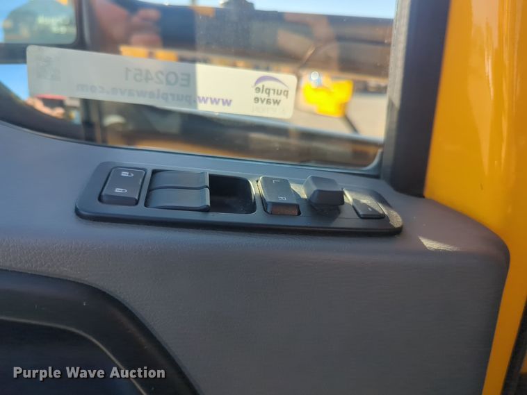 image for item EQ2451 2021 Kenworth T680 semi truck