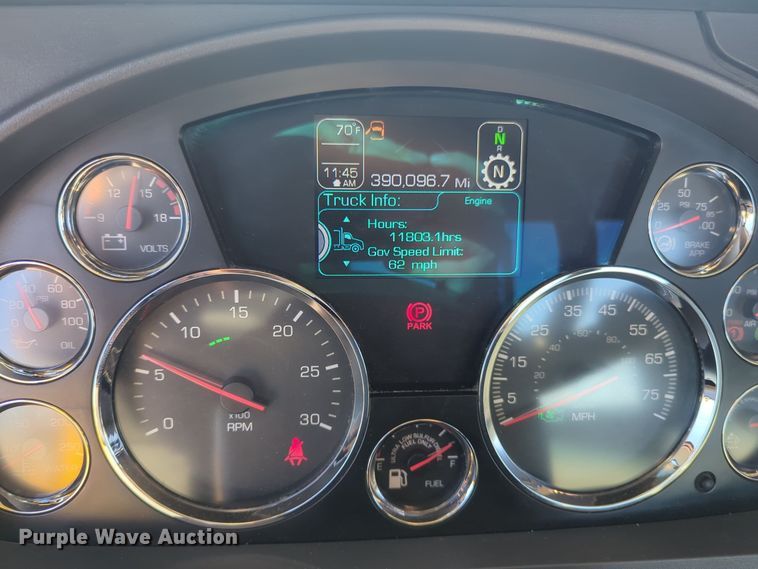 image for item EQ2451 2021 Kenworth T680 semi truck