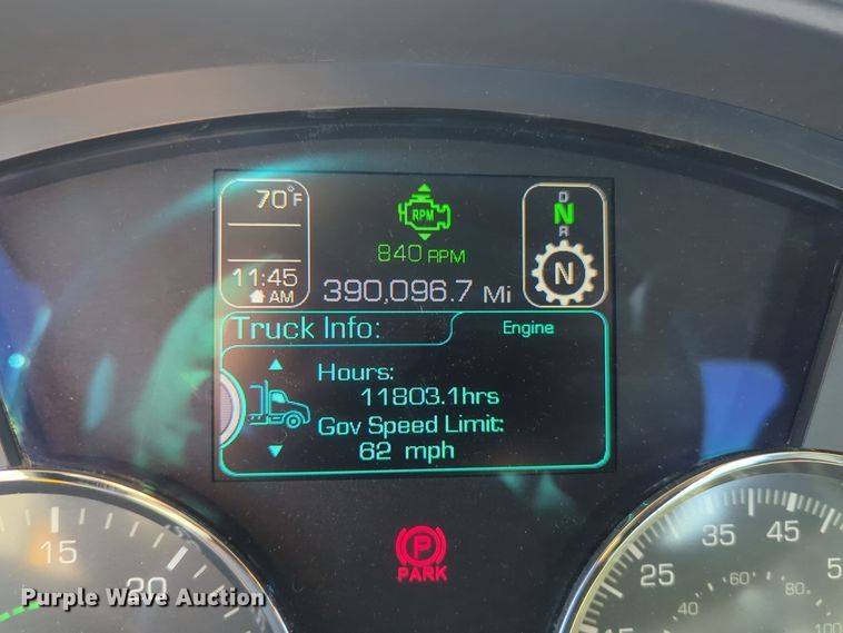 image for item EQ2451 2021 Kenworth T680 semi truck