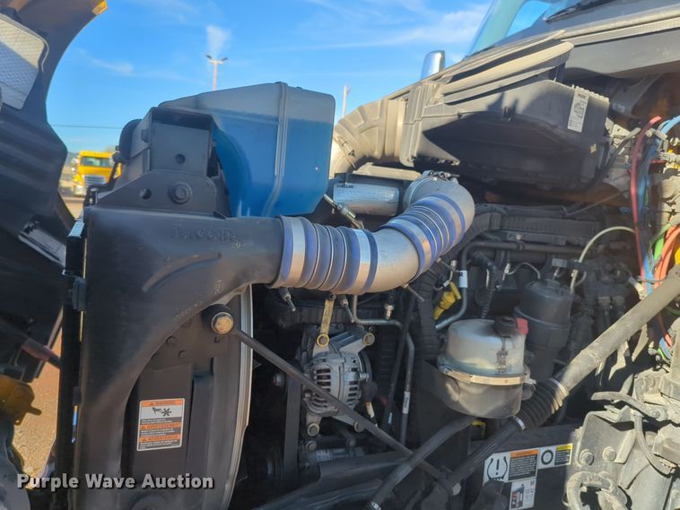 image for item EQ2451 2021 Kenworth T680 semi truck