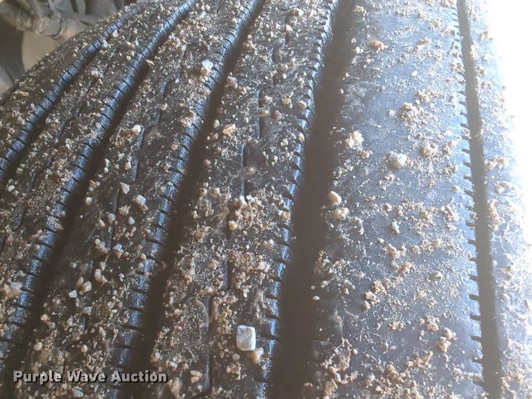 image for item EQ2451 2021 Kenworth T680 semi truck