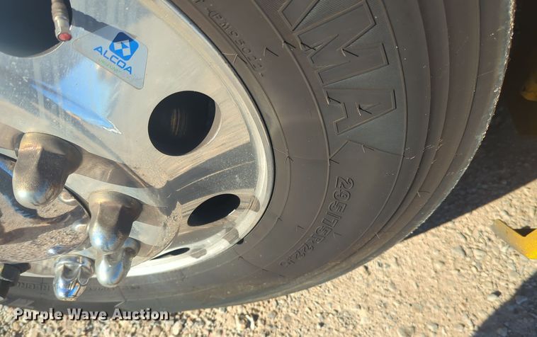 image for item EQ2451 2021 Kenworth T680 semi truck