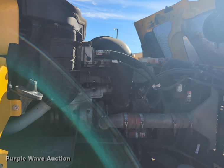 image for item EQ2452 2018 Freightliner Cascadia 125 semi truck