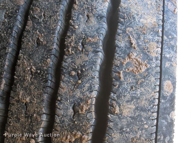 image for item EQ2452 2018 Freightliner Cascadia 125 semi truck