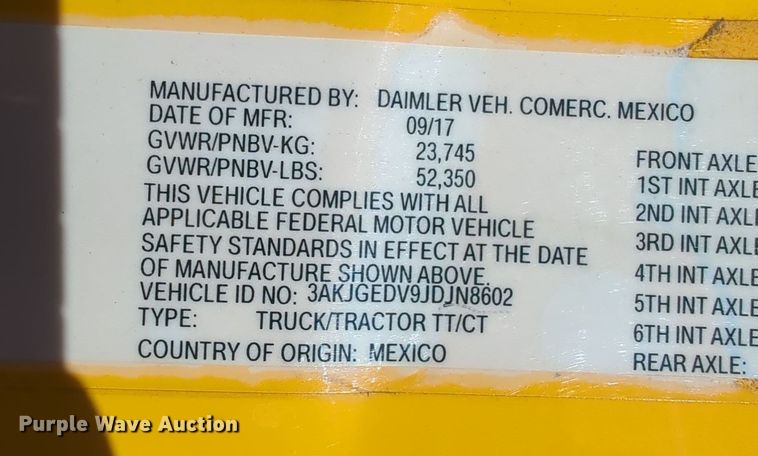 image for item EQ2452 2018 Freightliner Cascadia 125 semi truck