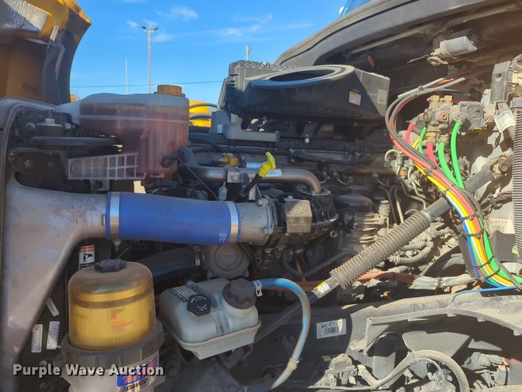 image for item EQ2453 2021 Freightliner Cascadia 126 semi truck