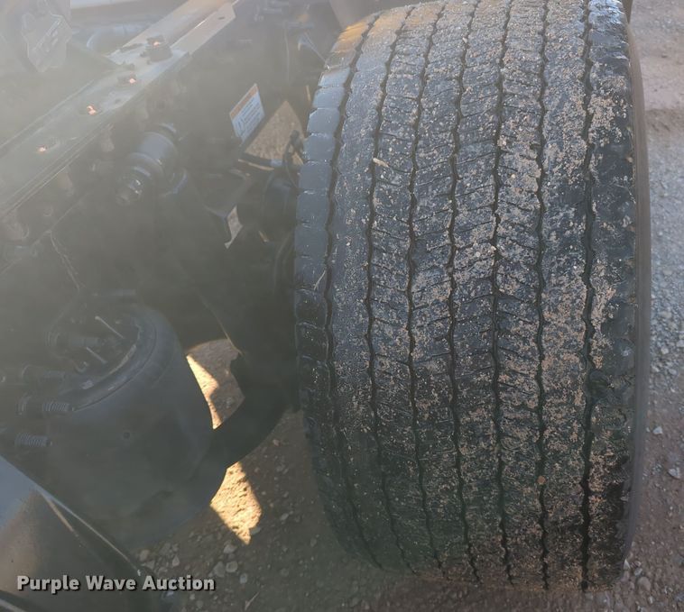 image for item EQ2453 2021 Freightliner Cascadia 126 semi truck