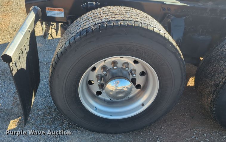 image for item EQ2453 2021 Freightliner Cascadia 126 semi truck