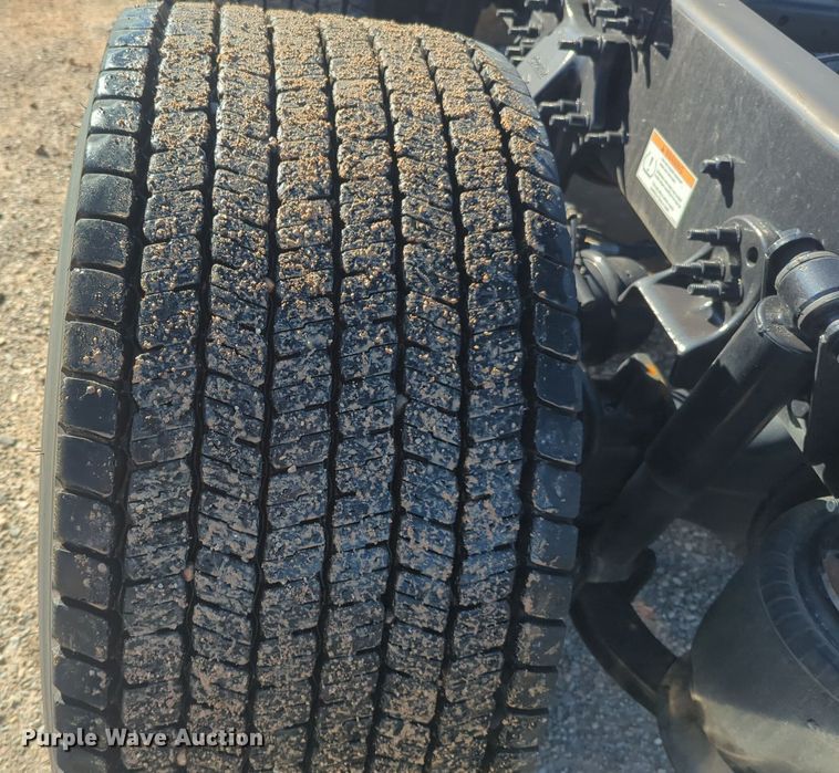 image for item EQ2453 2021 Freightliner Cascadia 126 semi truck