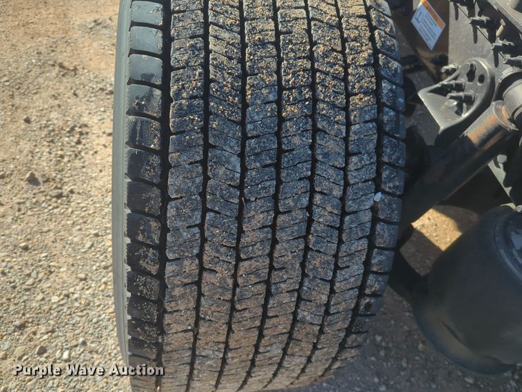 image for item EQ2453 2021 Freightliner Cascadia 126 semi truck