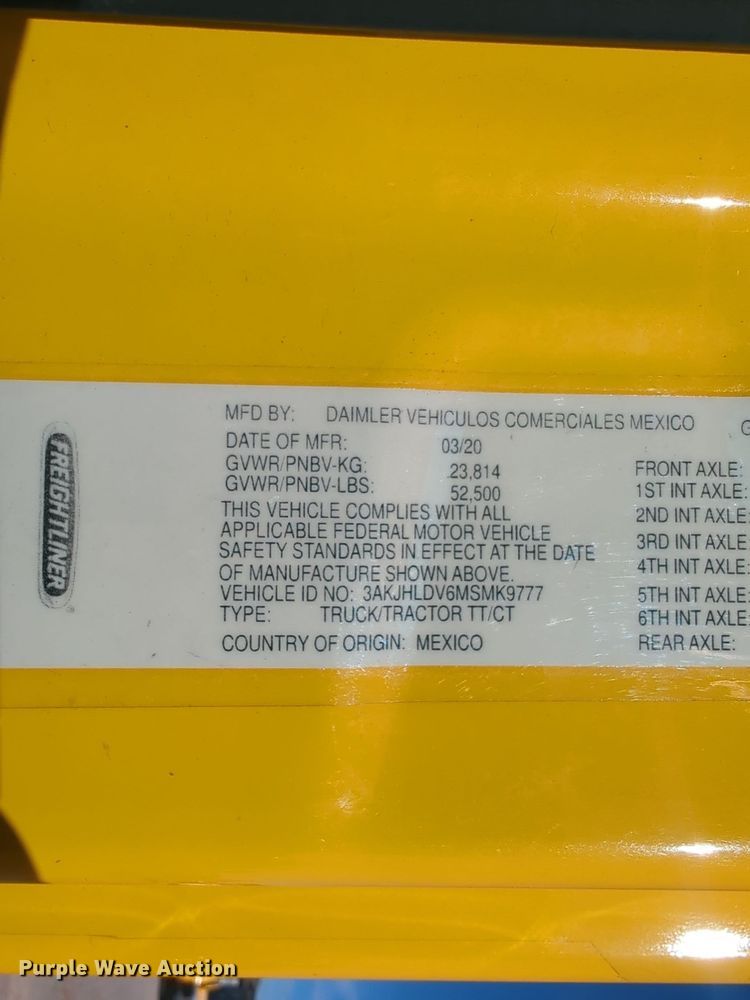 image for item EQ2453 2021 Freightliner Cascadia 126 semi truck