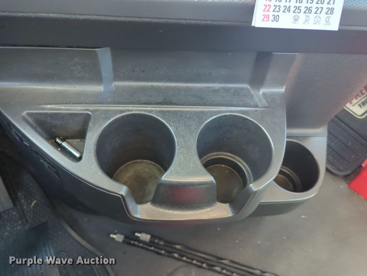 image for item EQ2455 2020 Freightliner Cascadia 126 semi truck