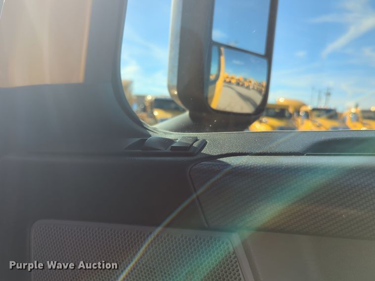 image for item EQ2455 2020 Freightliner Cascadia 126 semi truck