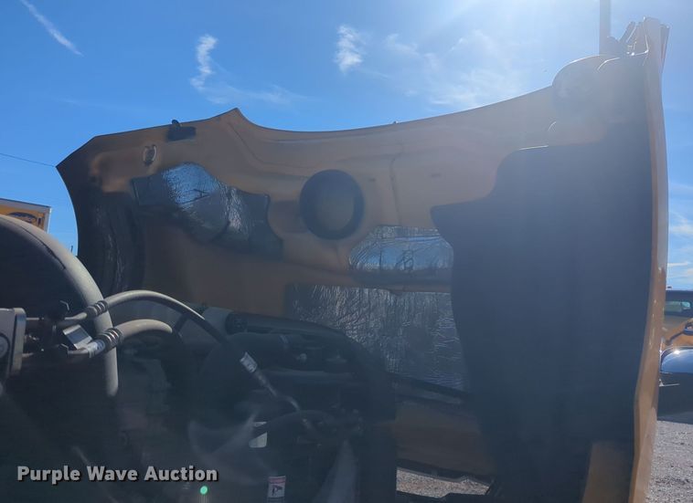 image for item EQ2455 2020 Freightliner Cascadia 126 semi truck