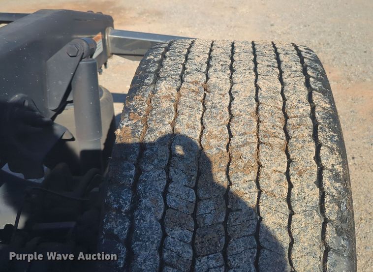 image for item EQ2455 2020 Freightliner Cascadia 126 semi truck